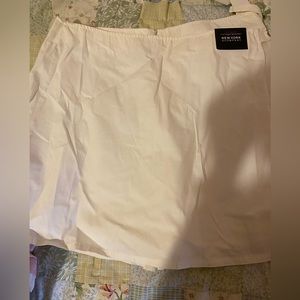 New with Tag New York & Company White Skort/Skirt Short- With Buckle-Lightweight